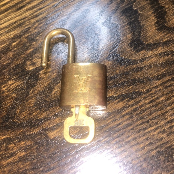 Louis Vuitton 
Damier Azur Canvas AUTHENTIC - Picture 6 of 10